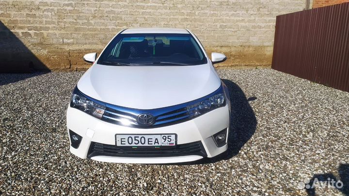 Toyota Corolla 1.6 CVT, 2013, битый, 266 236 км