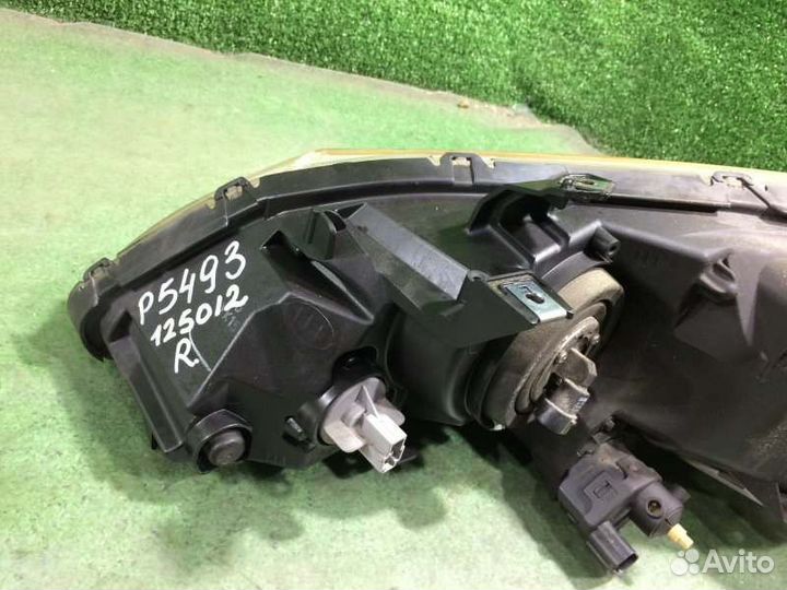 Фара ксеноновая правая Honda Civic FD3 LDA 2009