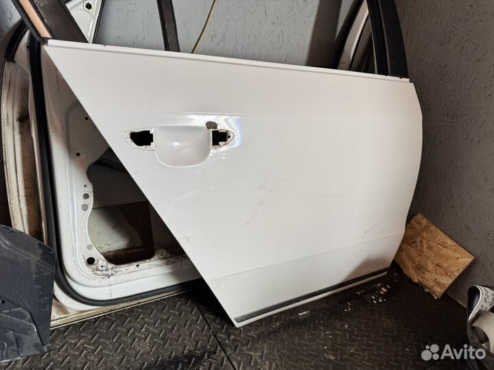 Дверь задняя правая Пассат б7