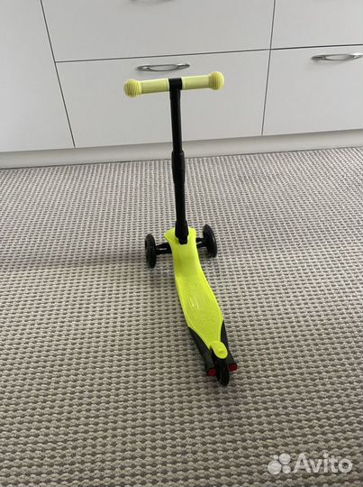Самокат трехколесный