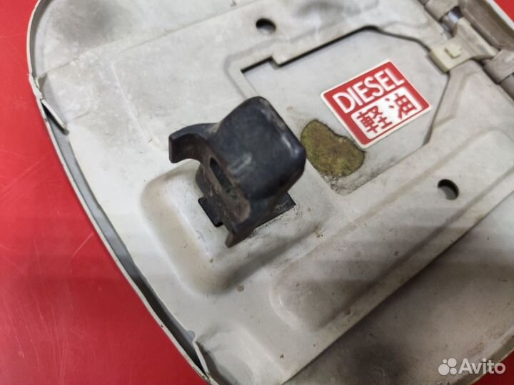 Лючок топливного бака Toyota Estima