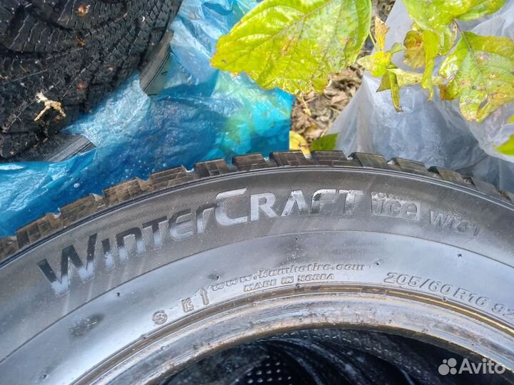 Kumho WinterCraft Ice Wi32 205/60 R16 25H