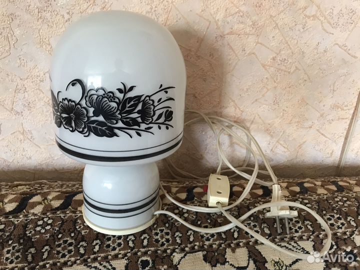 Настольная лампа