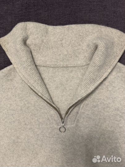 Свитер шерстяной