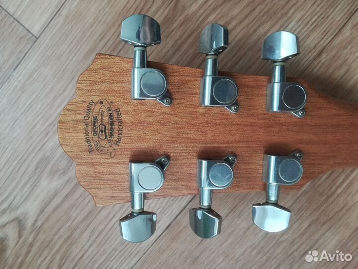 Акустическая гитара