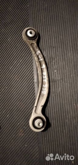 Продольный рычаг задней подвески левый Mercedes-B