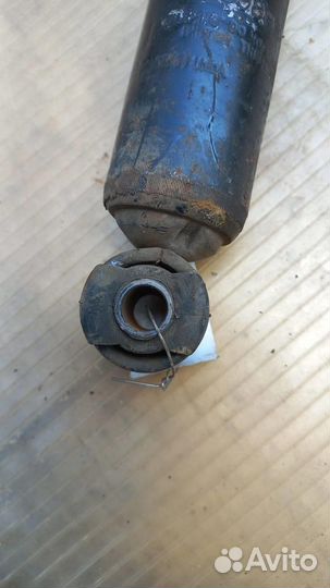 Амортизатор задний Chrysler PT Cruiser Wagon (200