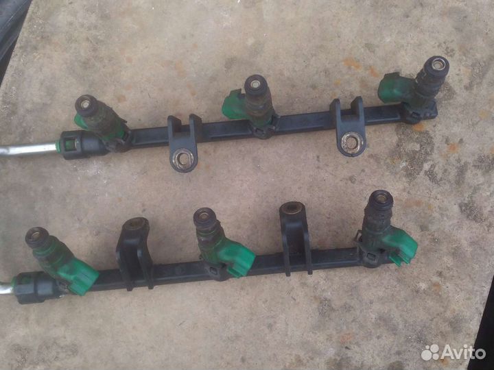 Топливная рампа Крайслер себринг 2.7