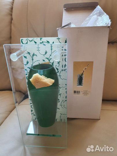 Ваза изумрудная, декоративная, оригинальная