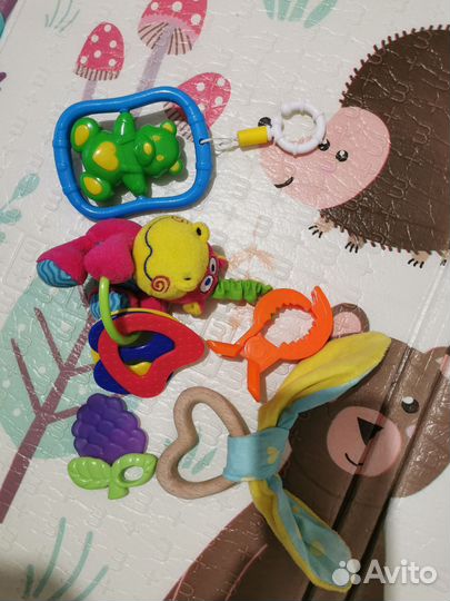 Погремушки и карусель мобиль музыкальная