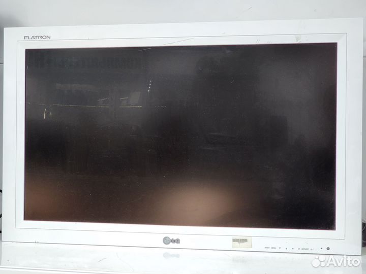 Монитор LG Flatron 32