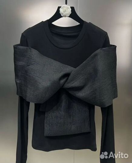 Блузка с бантом