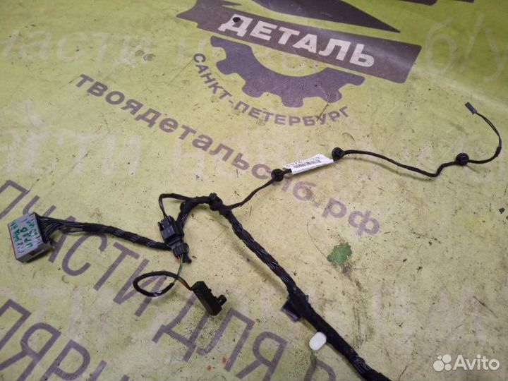 Коса обшивки двери передняя правая Land Rover