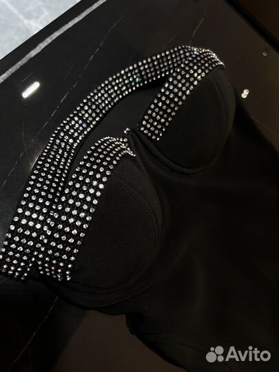 Эффектное вечернее платье