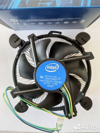 Intel pentium G4600 BOX (с кулером)