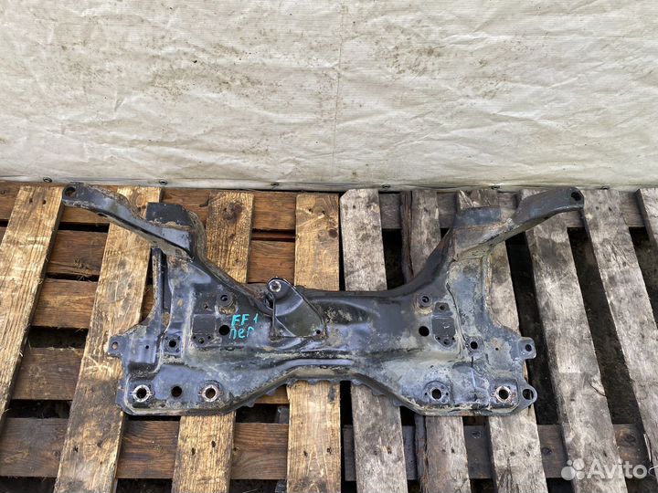 Передний подрамник Ford Focus 1 1.6