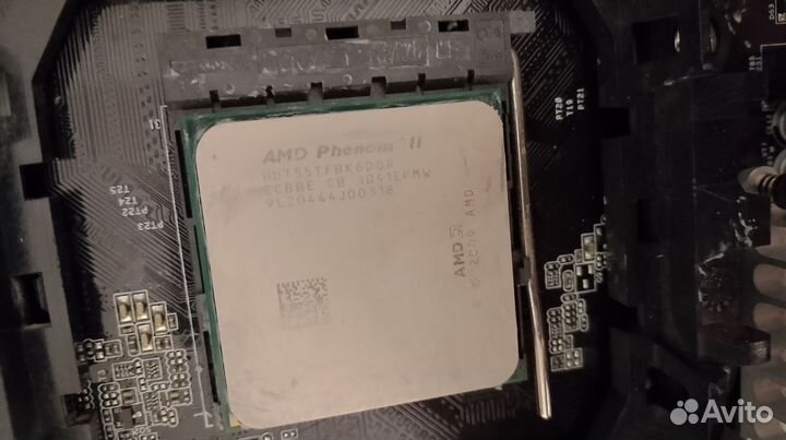 Материнская плата с процессором и памятью