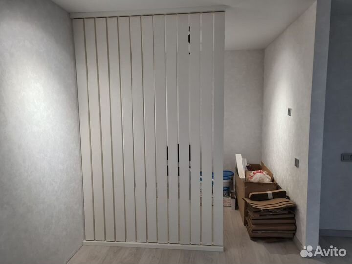 Поворотная перегородка в белом цвете, цена за брус