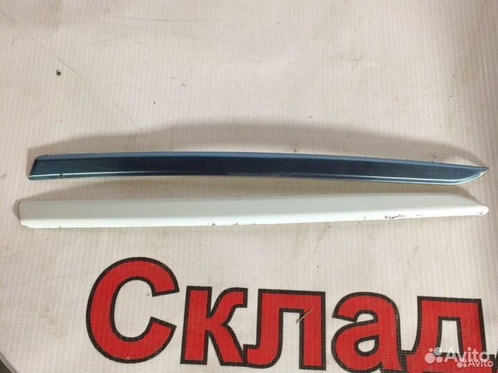 Молдинг решетки радиатора Renault Logan