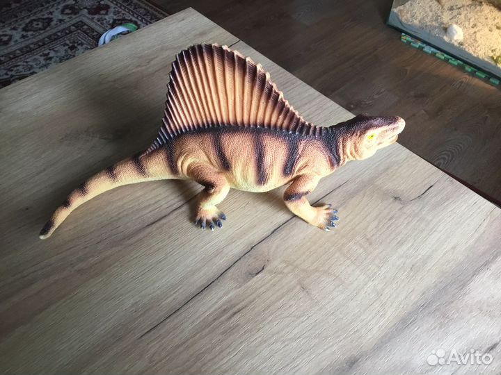 Динозавры игрушки