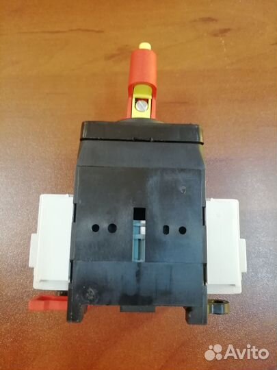 Аварийный выключатель-разъединитель 32А (VVE1)