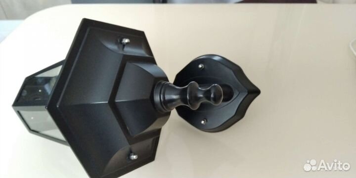 Уличный настенный металлический светильник