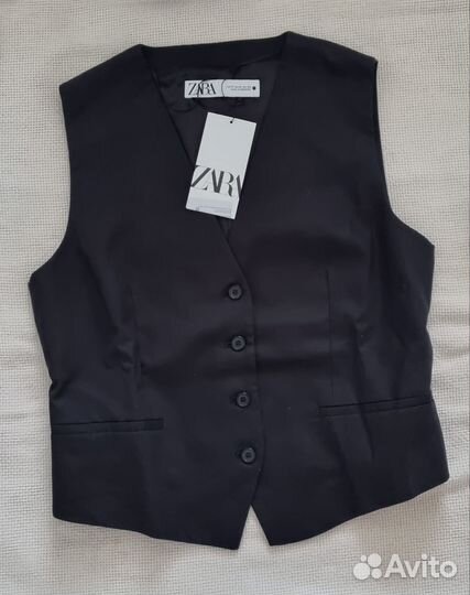 Жилет. Ремень цепочка джинсы топ свитер Zara