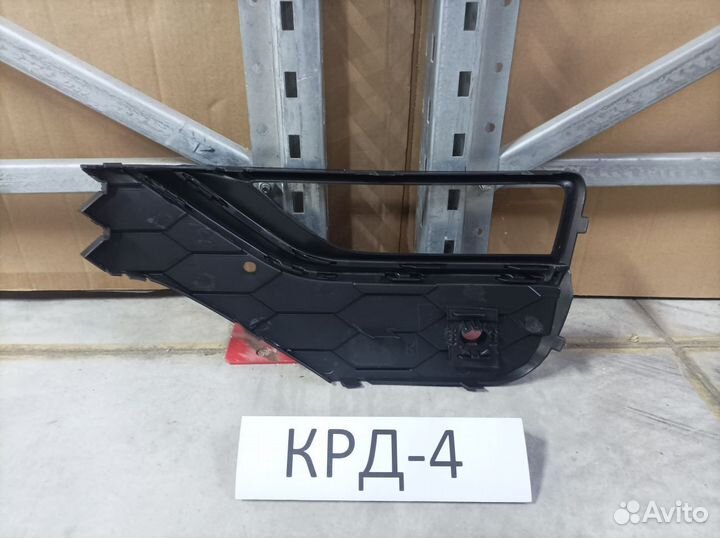 Окантовка птф правая Volkswagen Amarok 2 на 2010