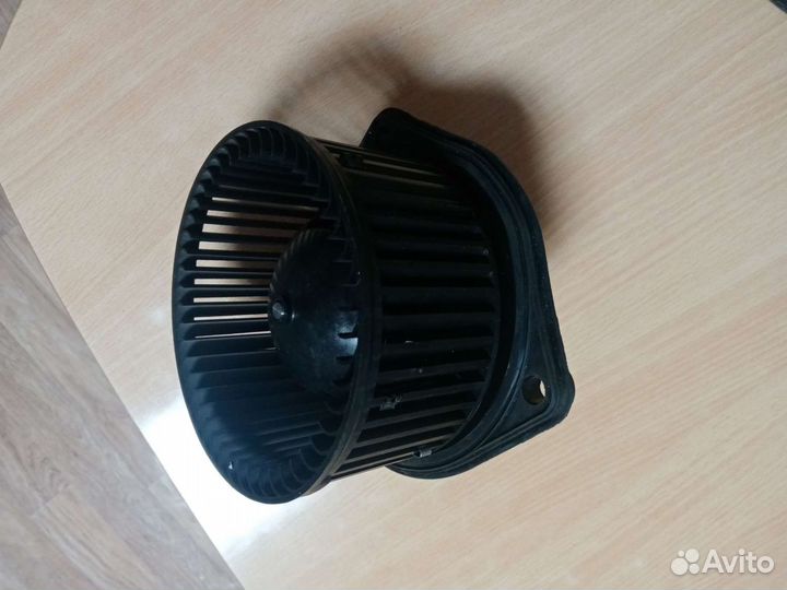 Электродвигатель вентилятора печки