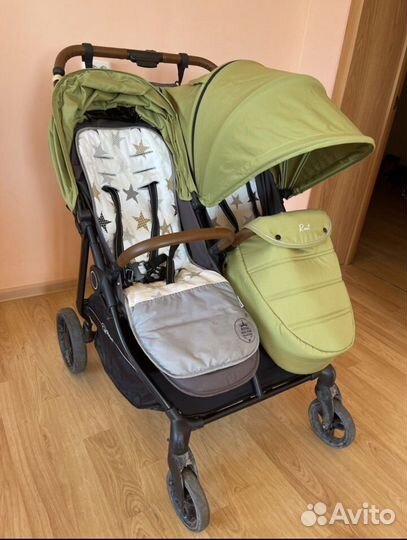 Коляска для двойни, близнецов, погодок