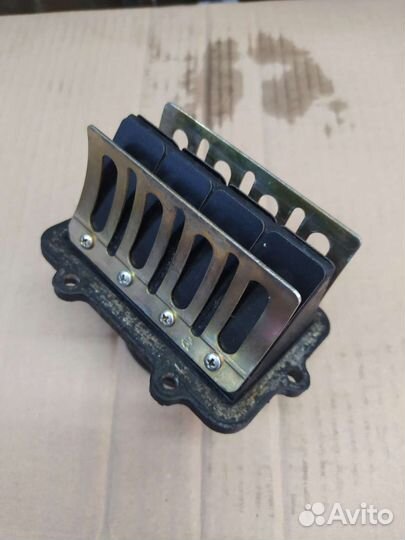 Лепестковый клапан BRP