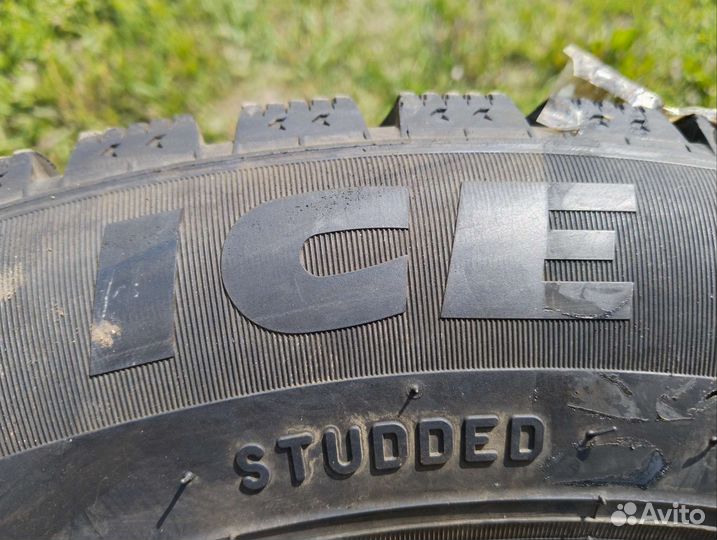 Formula Ice 215/55 R17 98T