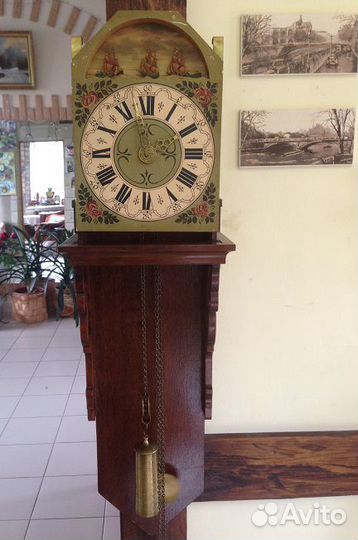 Часы с движущимися фигурками Wuba Голландия