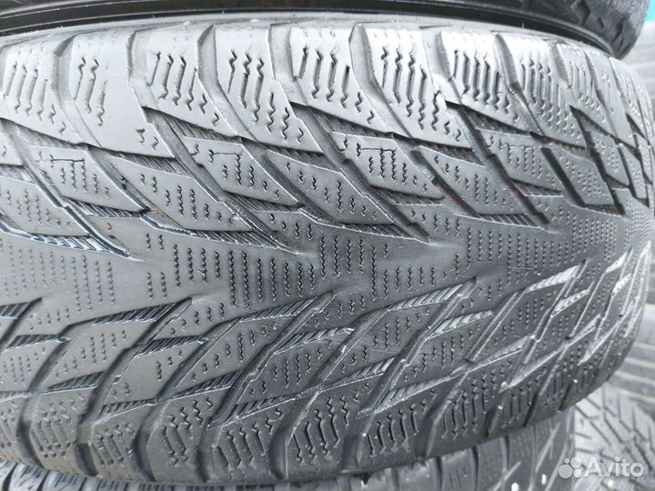 Nokian Tyres Hakkapeliitta R2 215/55 R17 98R