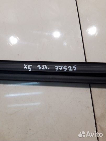 Уплотнитель стекла (задний, правый, внутренний)