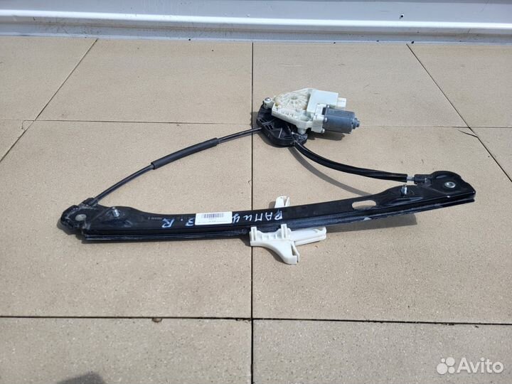 Стеклоподемник задний правый Skoda Rapid