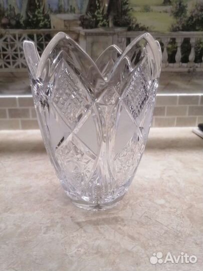 Хрустальная ваза