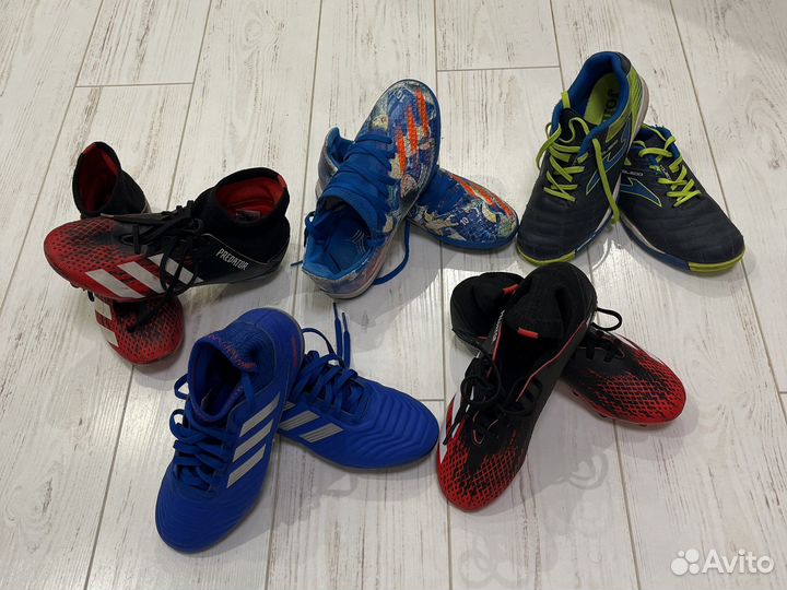 Детские футбольные бутсы