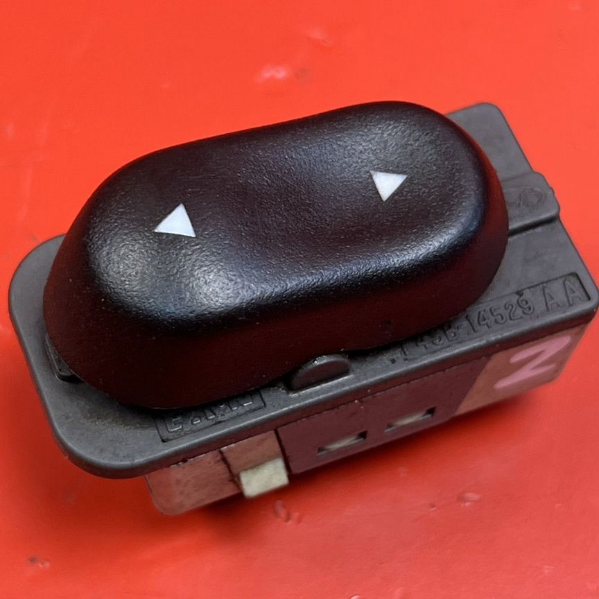 кнопки блокировок - Электрооборудование: купить запчасти