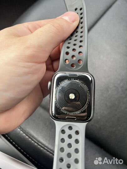 Часы Apple watch SE 44 mm Nike