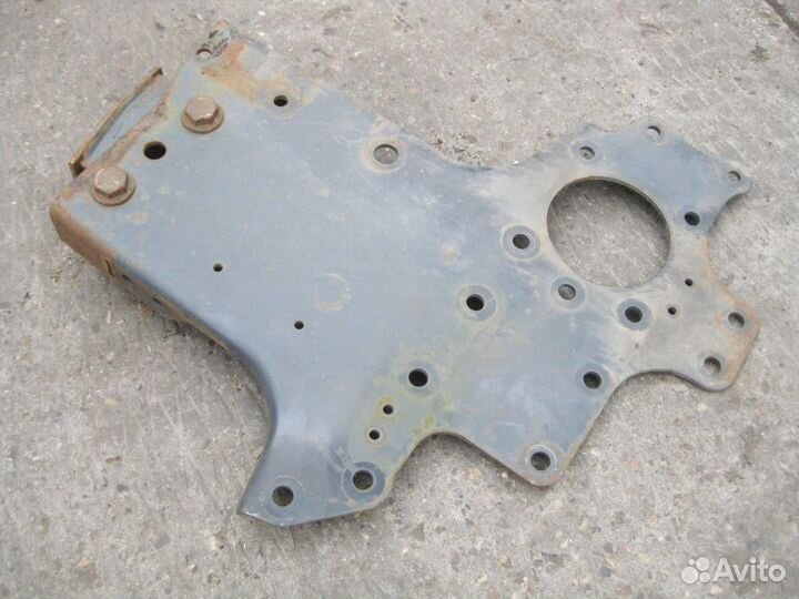 Кронштейн усилителя бампера левый 9303100090 merce