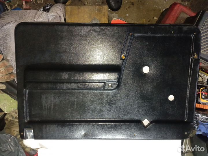 Чёрные жёсткие дверные карты ваз 2105