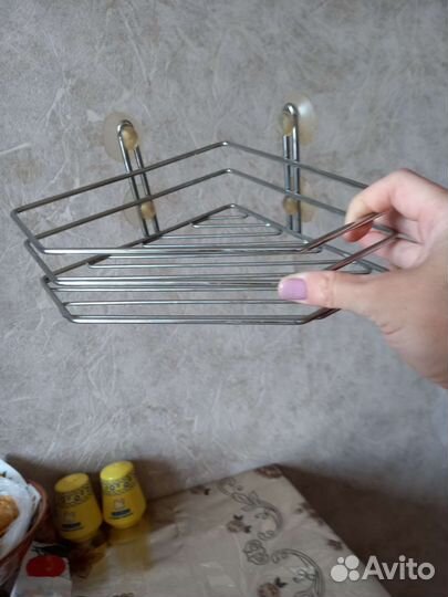 Полочки для ванной комнаты