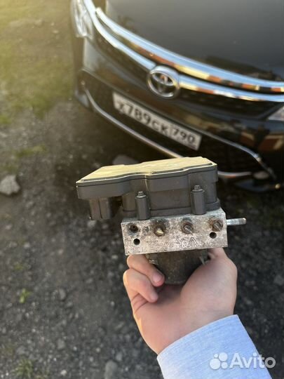 Блок абс Camry 50/55