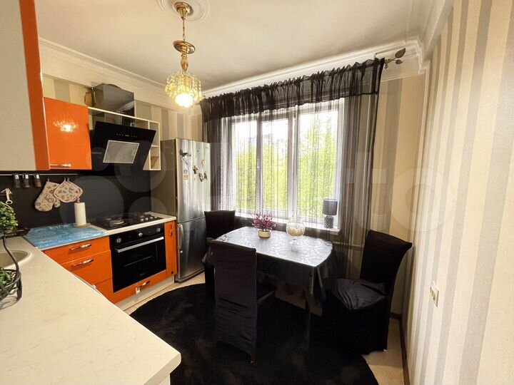 2-к. квартира, 52 м², 3/5 эт.