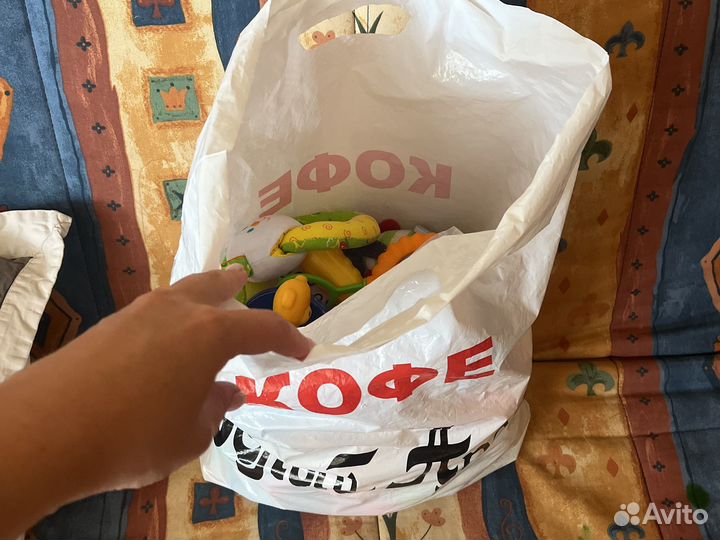 Игрушки пакетом погремушки