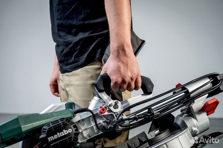 Торцовочная пила Metabo KGS 254 M 613254000