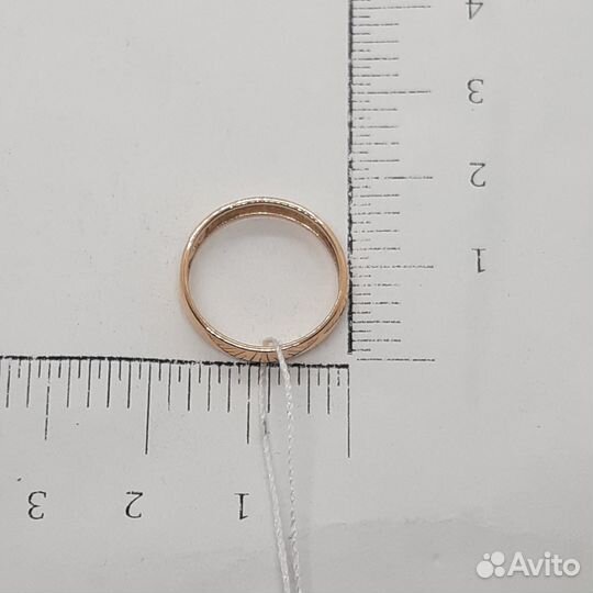 Золотое кольцо с камнем 15р