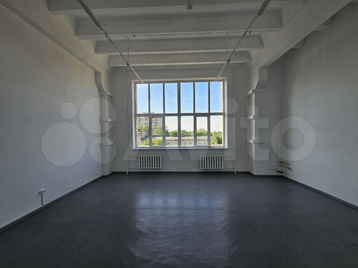 Помещение с водой в аренду 31 м² у метро