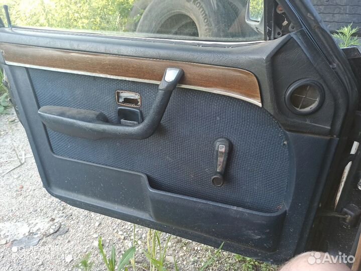 Дверные карты bmw e23